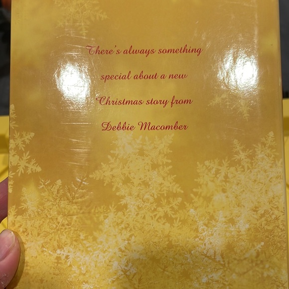Debbie Macomber Lot of 3 Christmas Books 🎄Bundle your likes and save🎄 - Picture 5 of 8